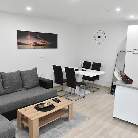 Apartman Lucia Dakovo Luaran gambar