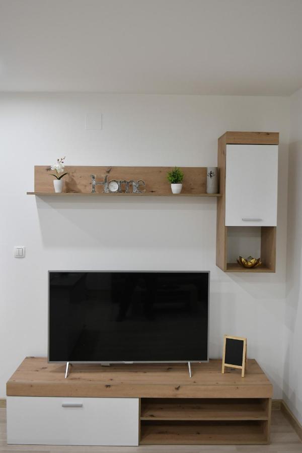 Apartman Lucia Dakovo Luaran gambar