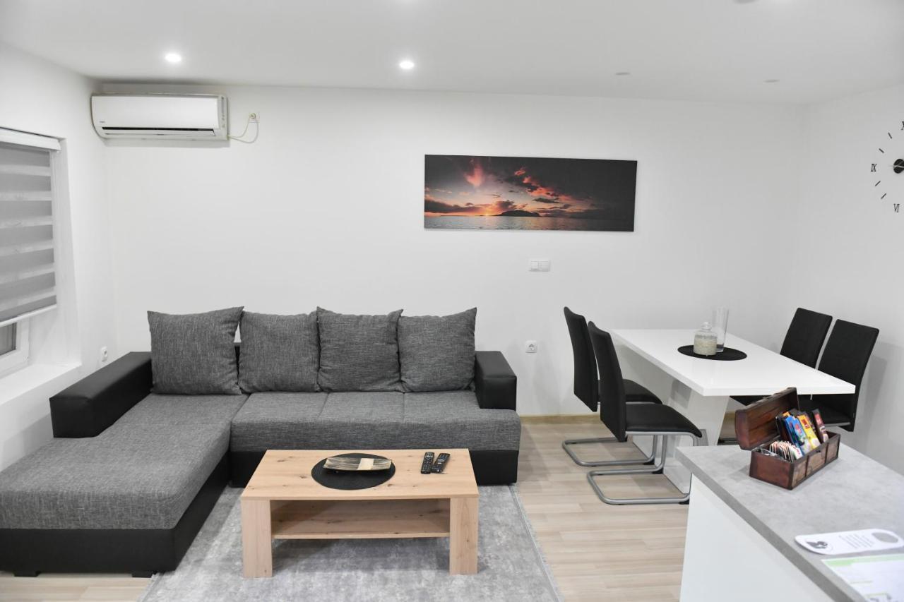 Apartman Lucia Dakovo Luaran gambar
